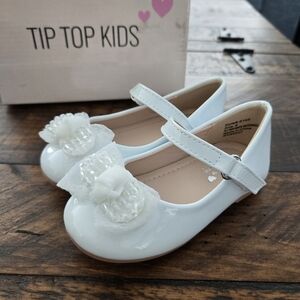 Tip Top Kids Girls White Crystal Bow Mary Jane Dress Shoes. Style S143. Size 6.